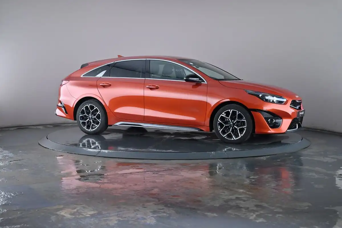 2022-kia-pro-ceed-15-t-gdi-gt-line-big-0
