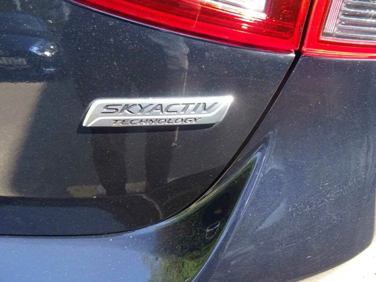 2019-mazda-mazda2-15-se-l-nav-big-26
