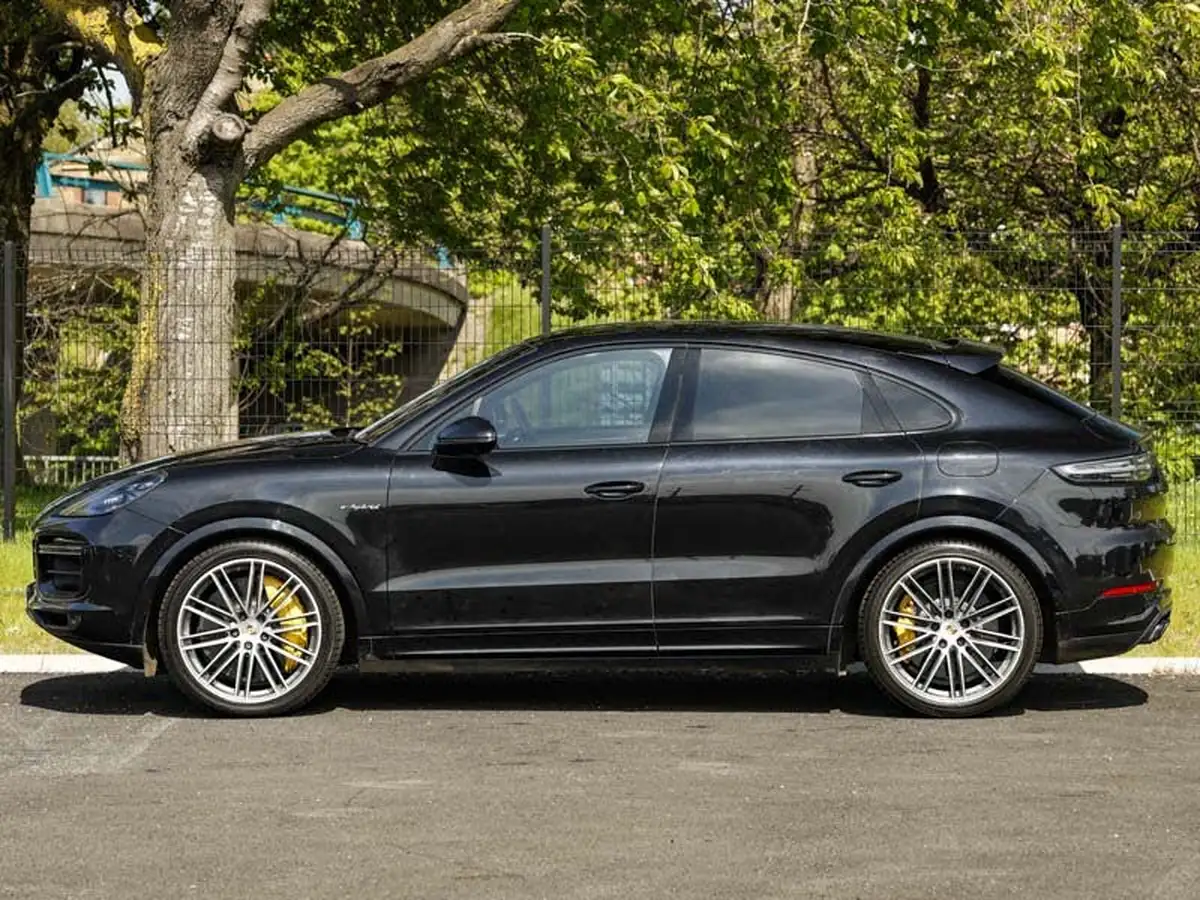 2019-porsche-cayenne-40-v8-turbo-s-e-hybrid-coupe-big-3
