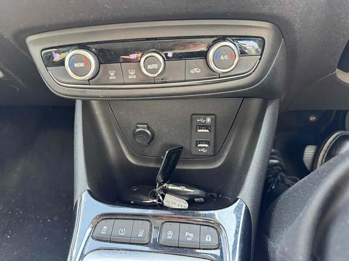 2022-vauxhall-crossland-12-ultimate-130ps-auto-big-11