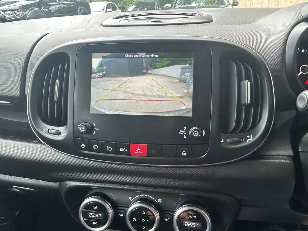 2017-fiat-500l-14-cross-big-28