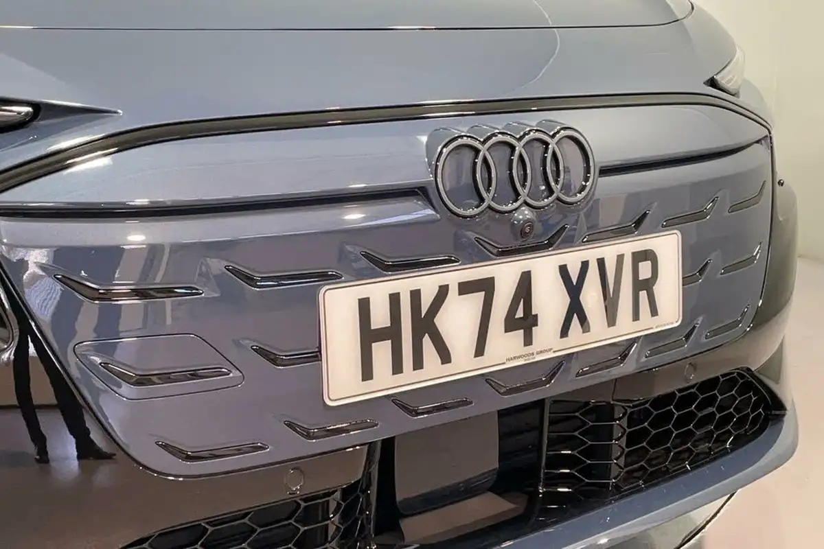 2025-audi-a6-e-tron-e-launch-edition-big-55