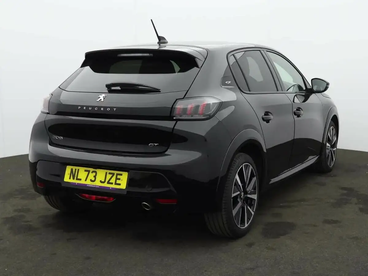 2023-peugeot-208-12-puretech-gt-100ps-big-4