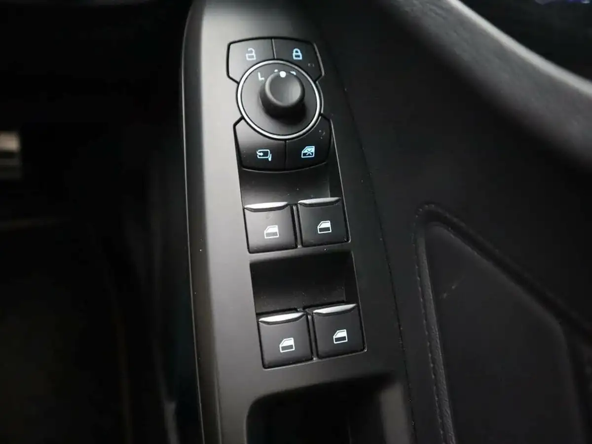 2023-ford-focus-10t-st-line-x-125ps-hybrid-mhev-hatchback-powershift-big-27