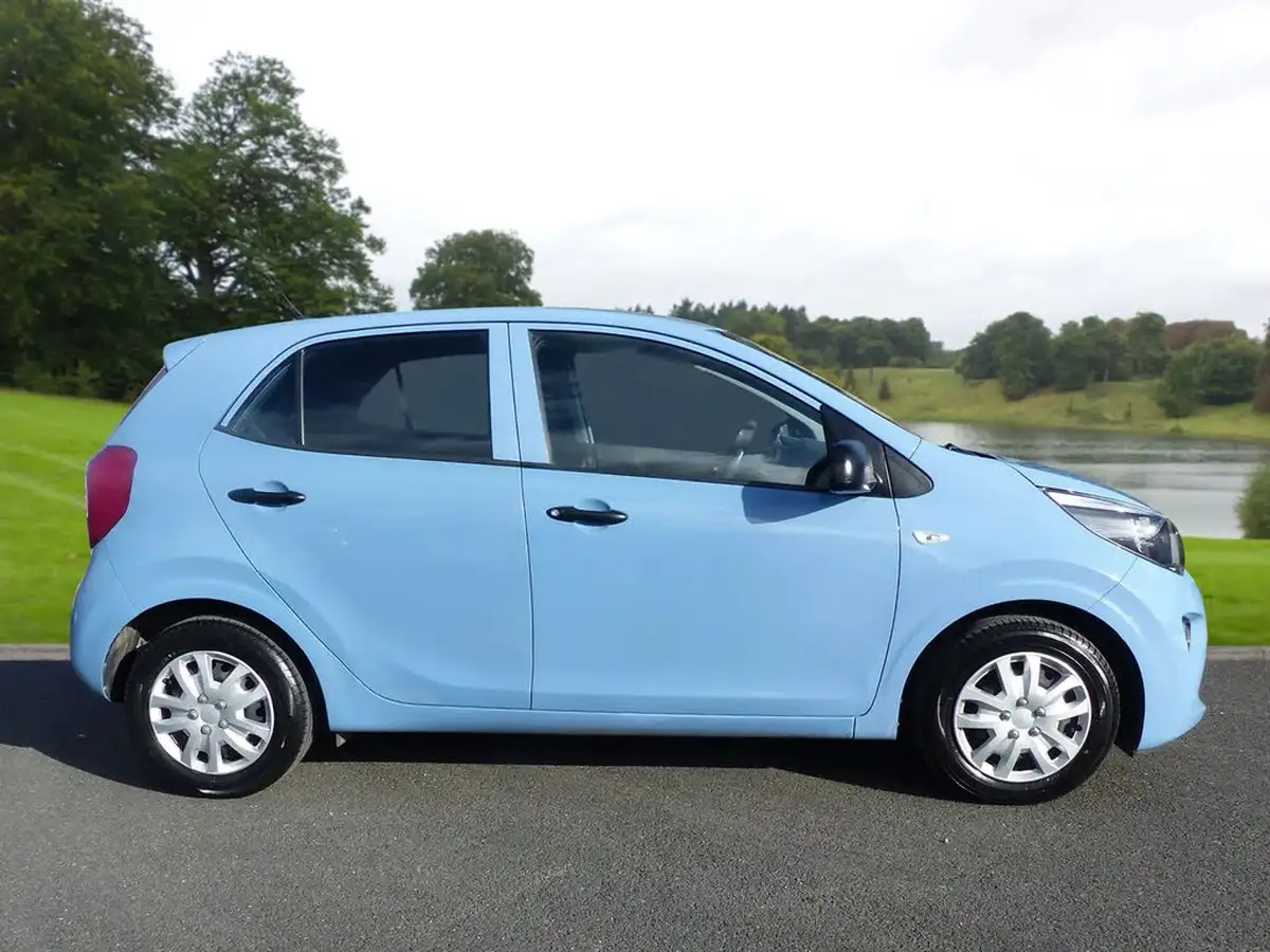 2020-kia-picanto-10-1-4-seats-big-2