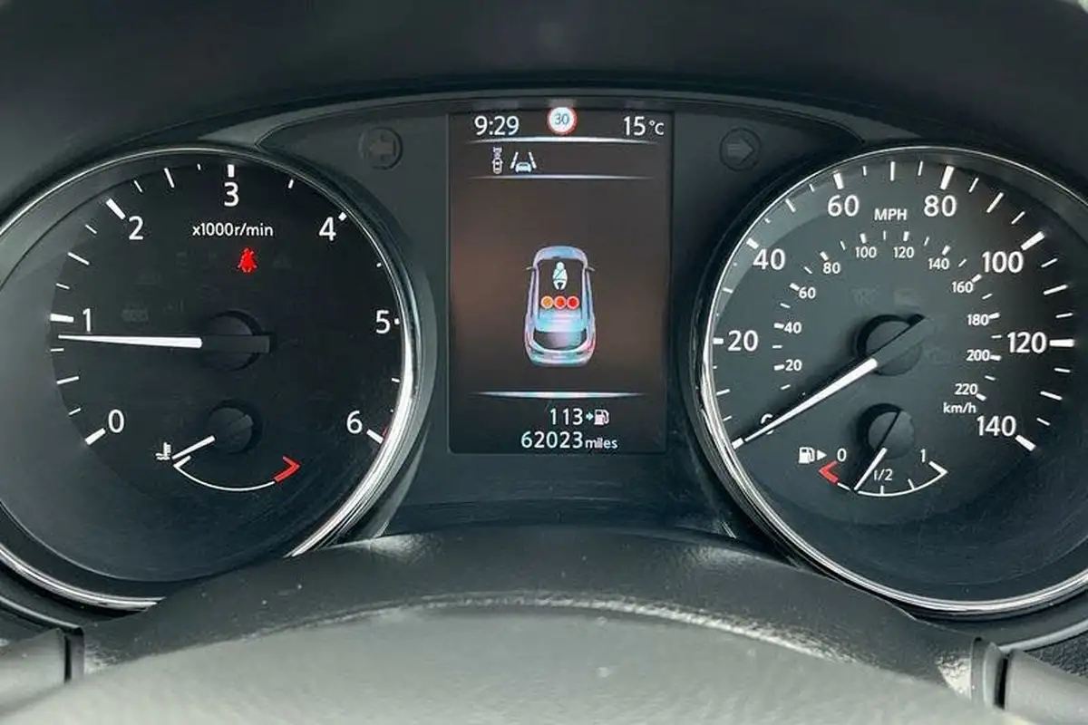 2016-nissan-qashqai-15dci-n-connecta-big-12