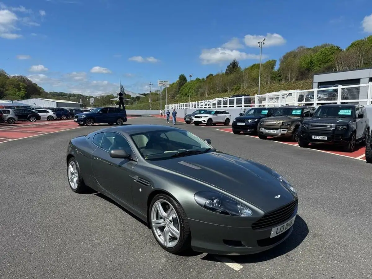 2007-aston-martin-db9-59-big-0