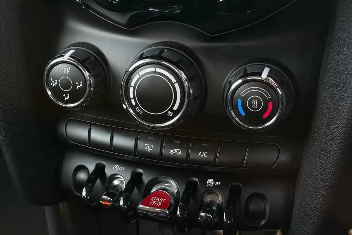 2019-mini-cooper-15-cooper-classic-hatchback-3d-big-20