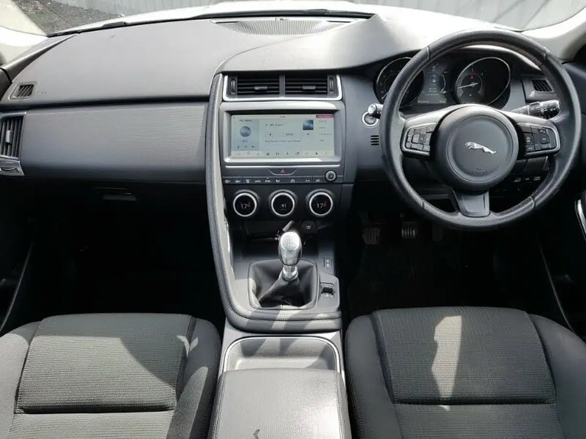 2018-jaguar-e-pace-20-i4d-150ps-big-2