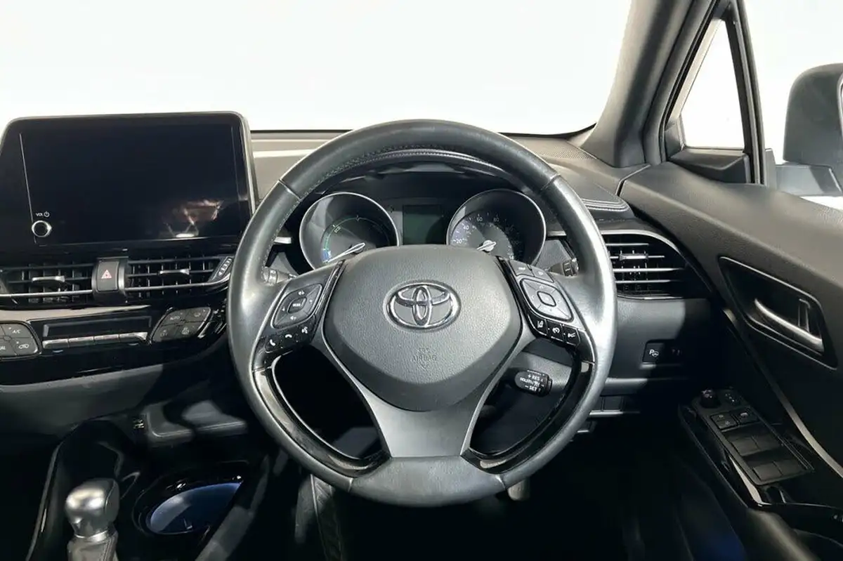 2022-toyota-c-hr-18-vvt-i-design-big-11