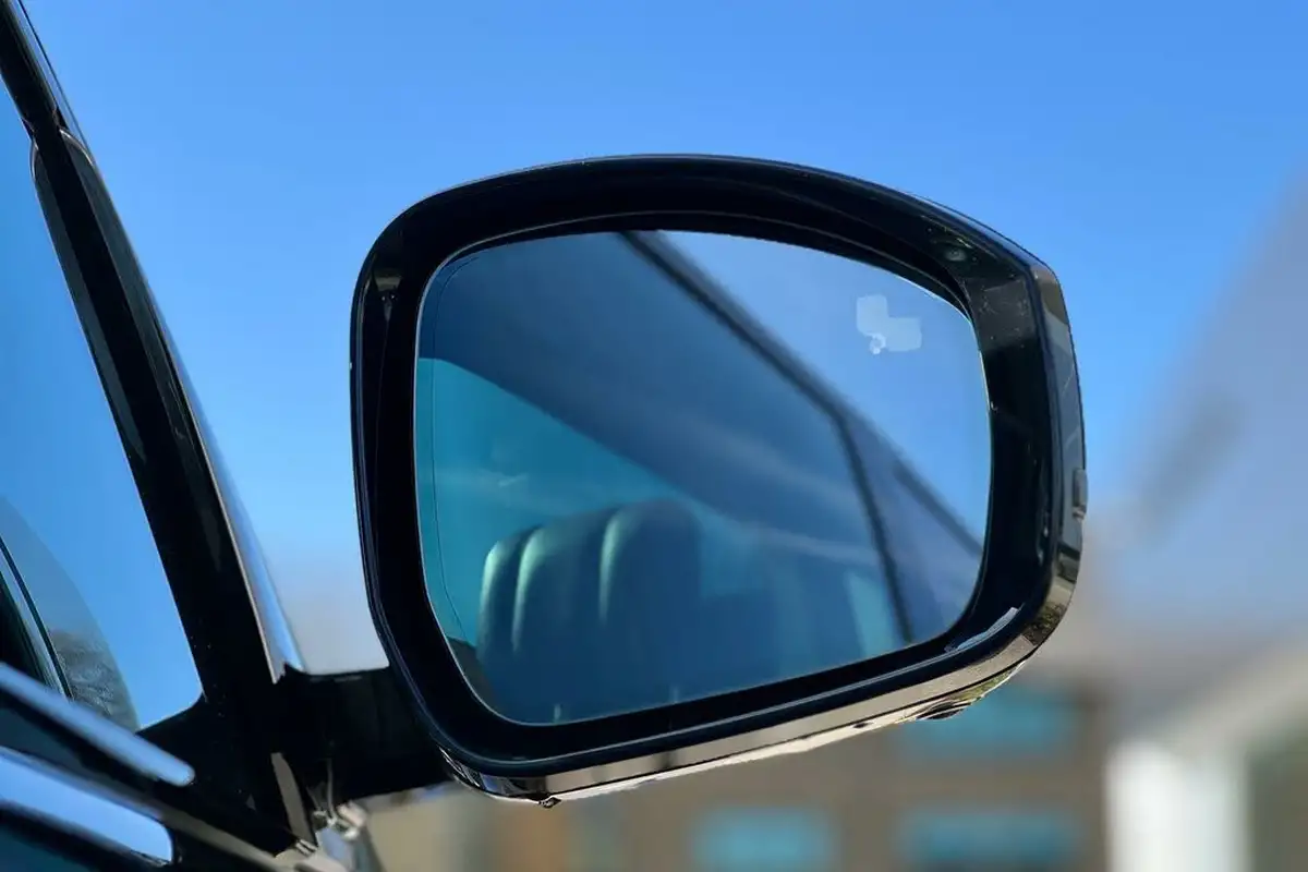 2019-land-rover-range-rover-20-p400e-vogue-se-big-10