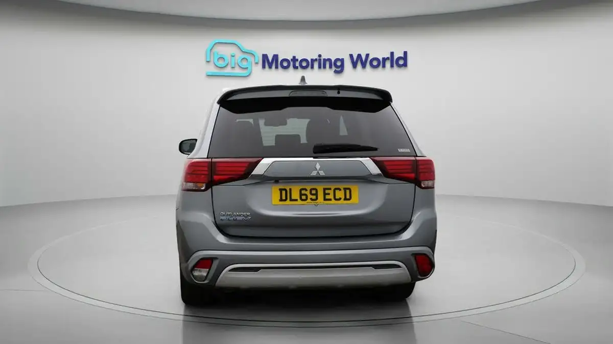 2020-mitsubishi-outlander-24-dynamic-phev-big-6