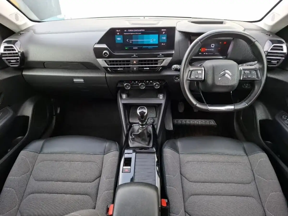2022-citroen-c4-12-puretech-shine-130ps-big-2