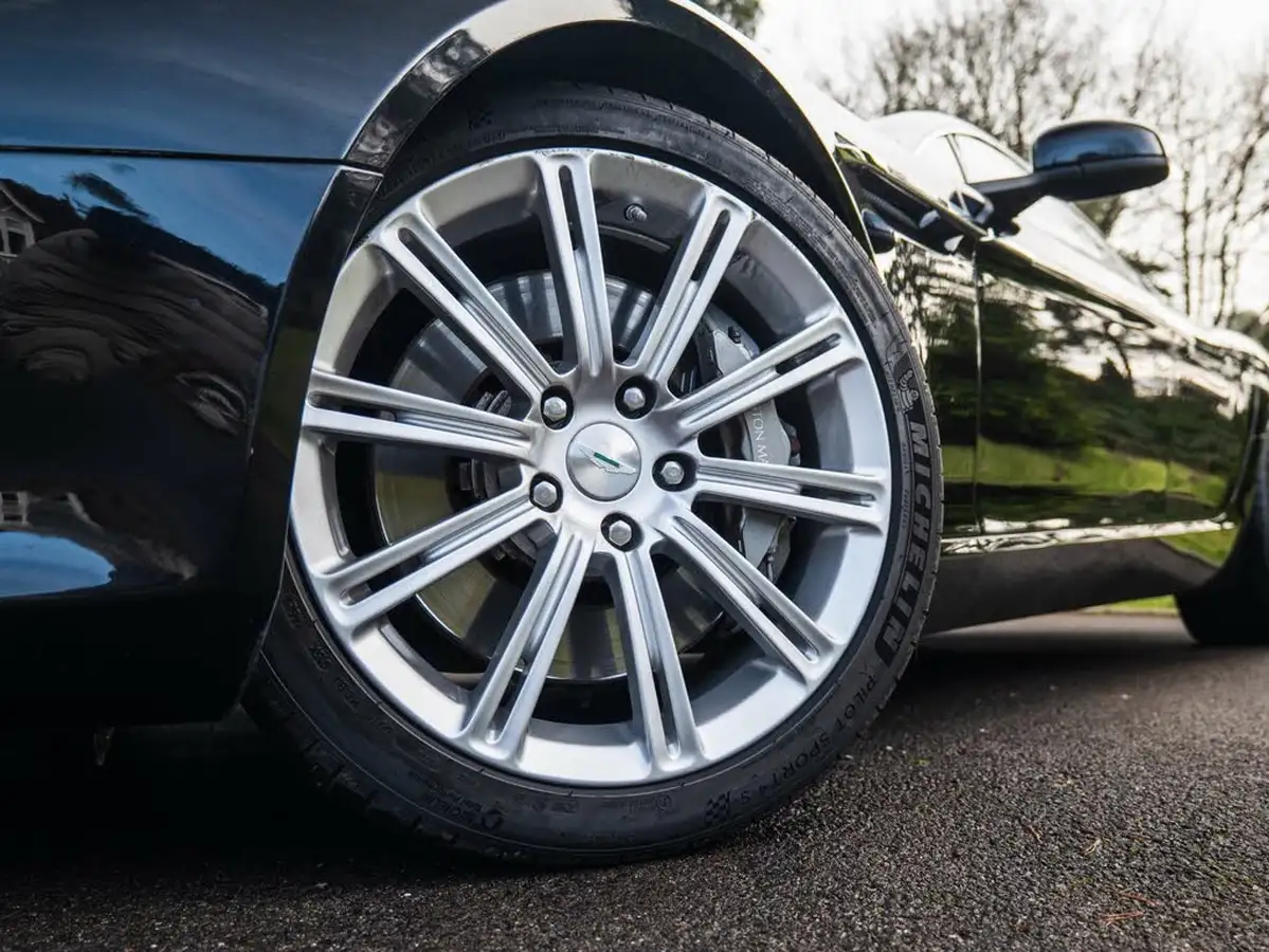 2012-aston-martin-rapide-s-v12-60-big-24