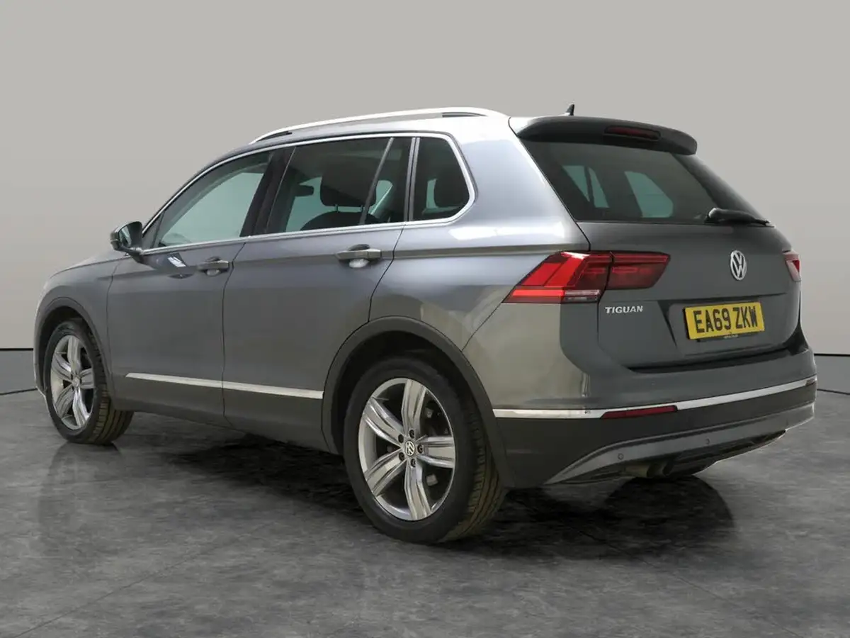 2020-volkswagen-tiguan-allspace-20bitdi-sel-big-12