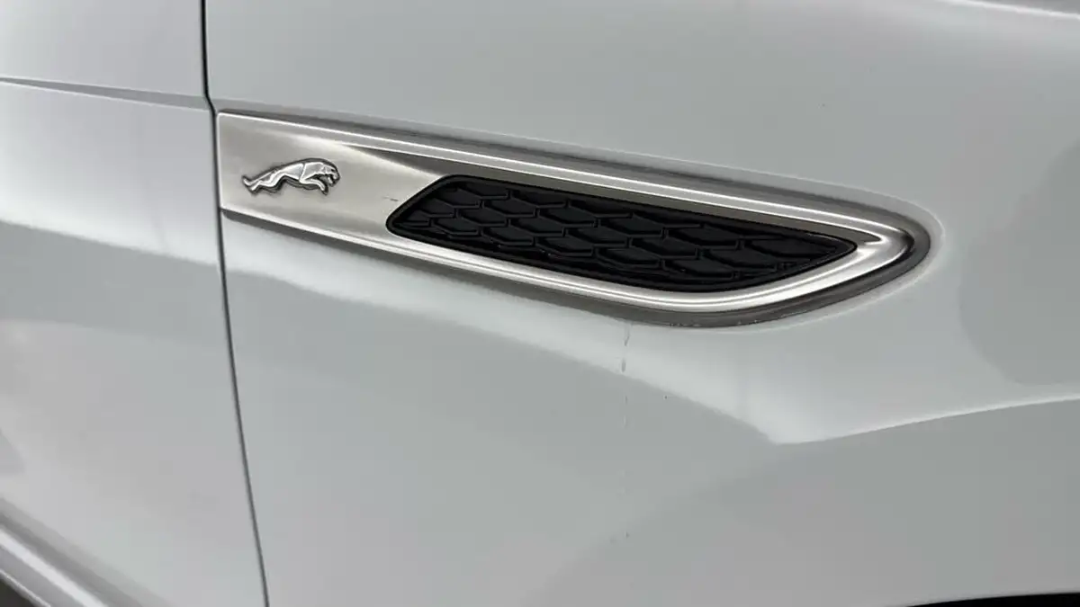 2022-jaguar-f-pace-20-p400e-r-dynamic-se-big-24