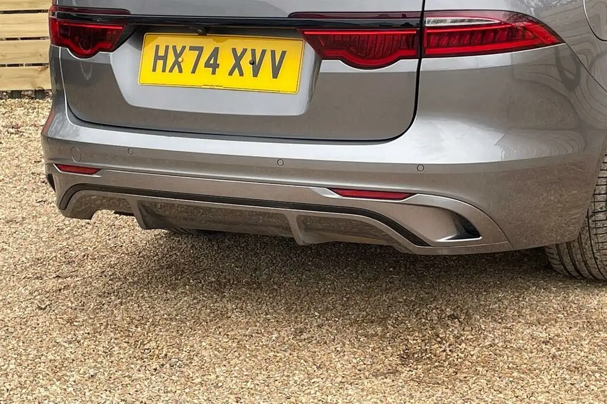 2024-jaguar-xf-20-d200-r-dynamic-hse-black-sportbrake-5d-big-16