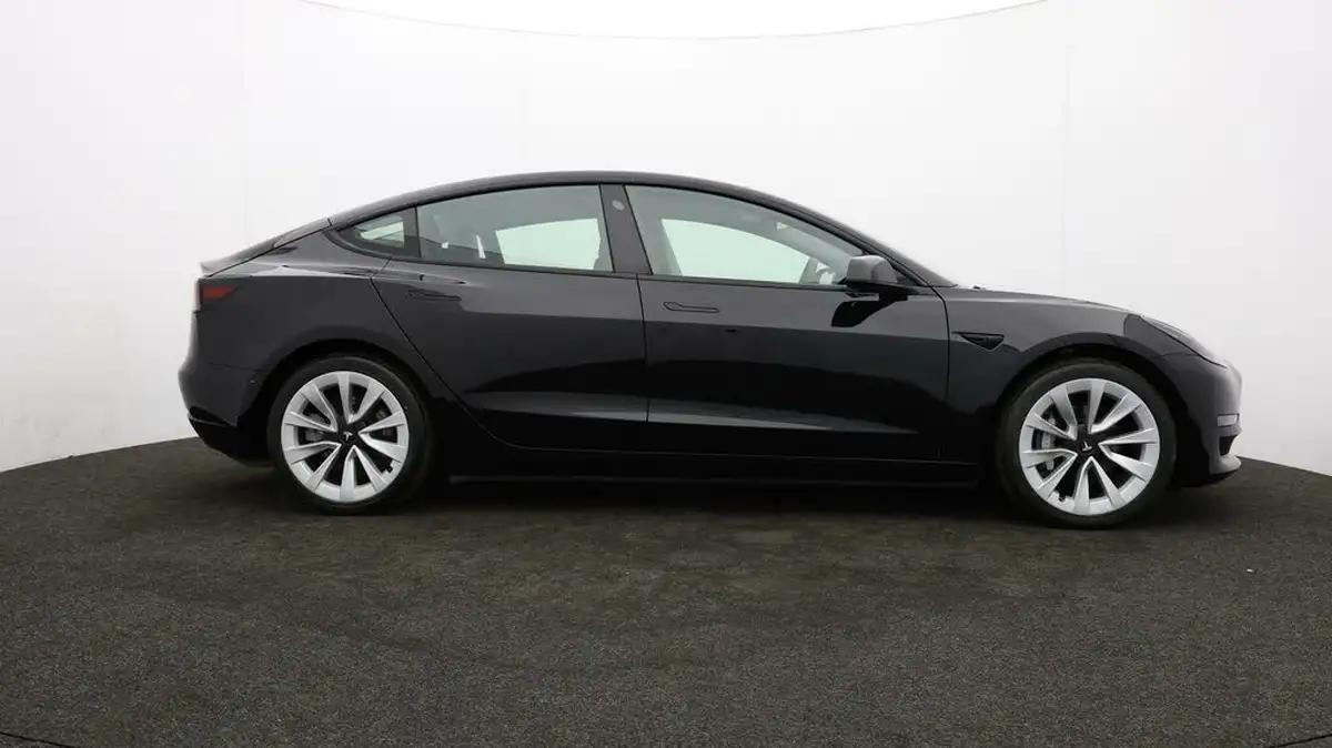 2021-tesla-model-3-e-long-range-4x4-big-33