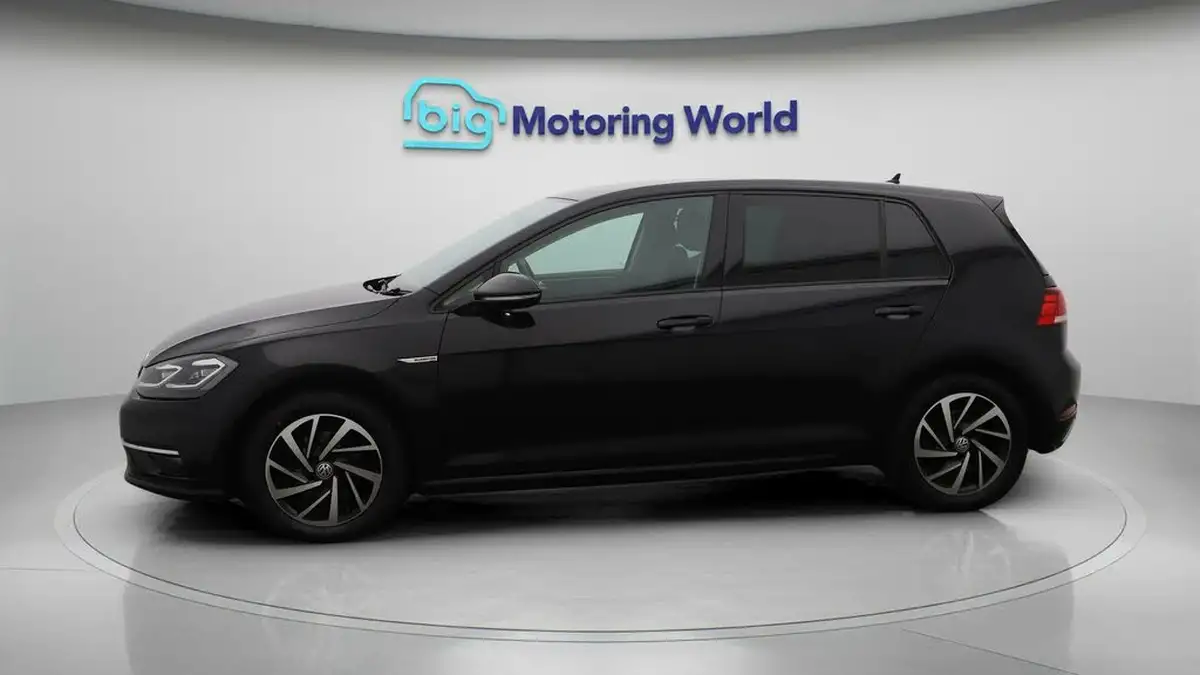 2020-volkswagen-golf-15-tsi-match-edition-130ps-hatchback-big-4