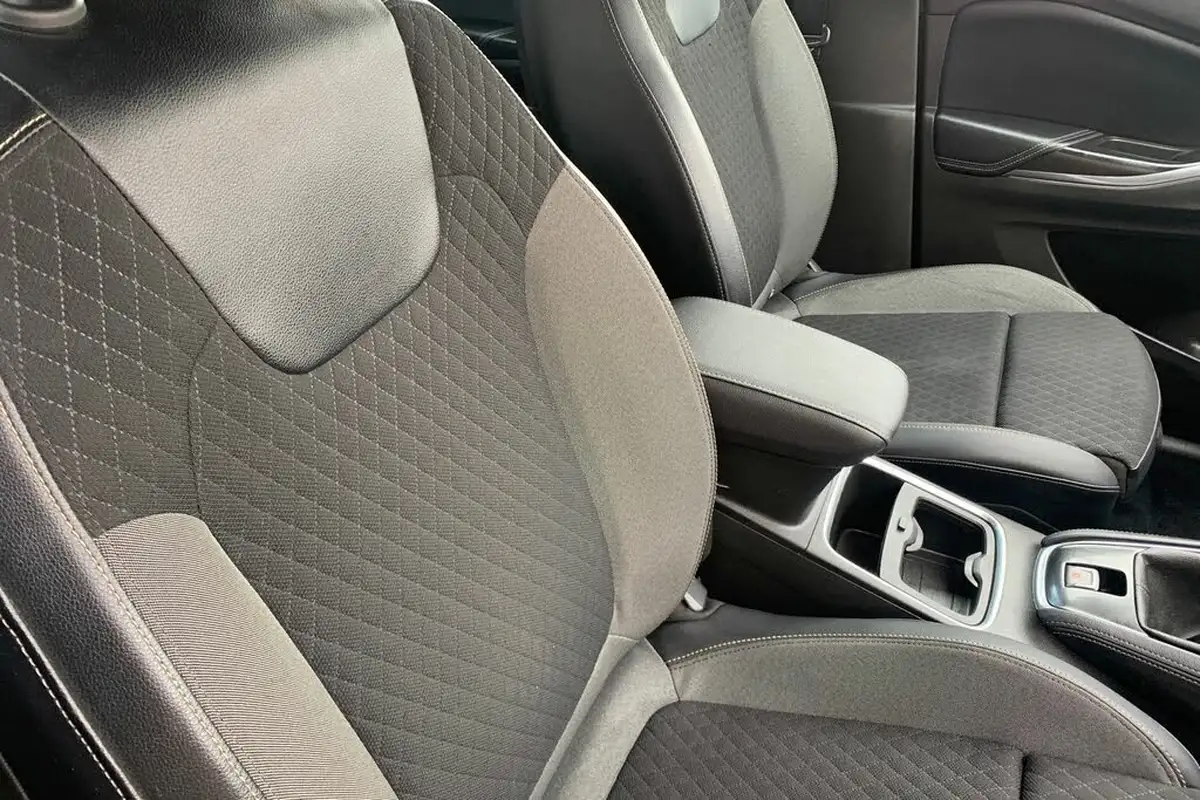 2019-vauxhall-grandland-x-12-tech-line-nav-big-37