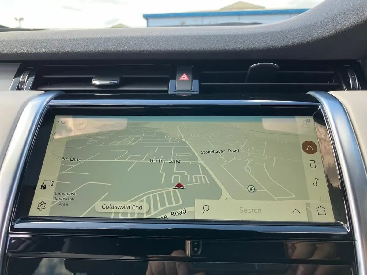 2023-land-rover-discovery-sport-20-d200-r-dynamic-hse-big-10