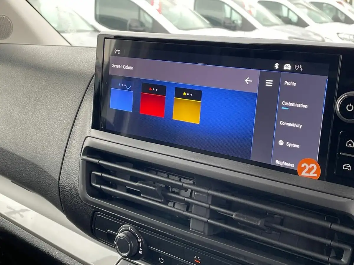 2025-vauxhall-vivaro-15td-prime-big-27