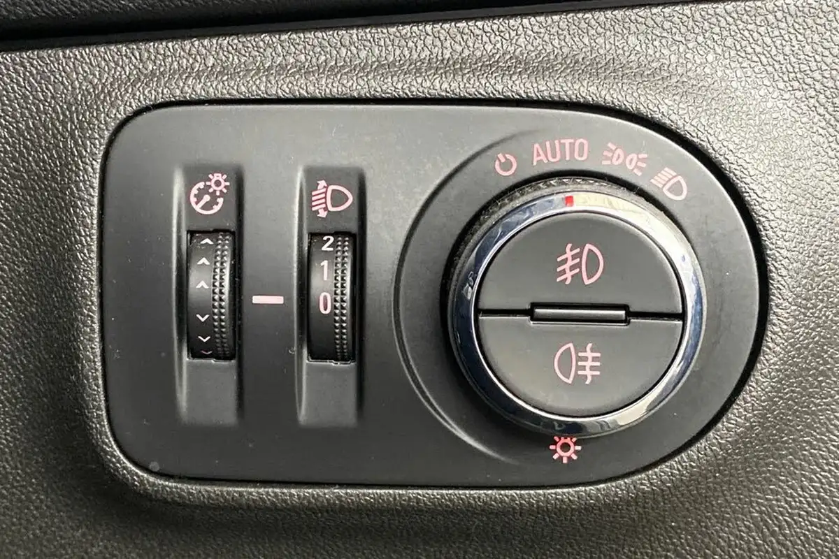 2017-vauxhall-corsa-14i-energy-ac-ecoflex-big-33