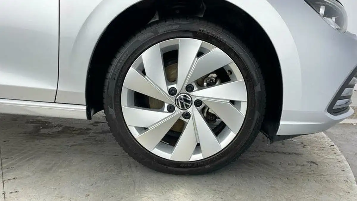 2024-volkswagen-golf-15-tsi-style-130ps-evo-hatchback-big-4
