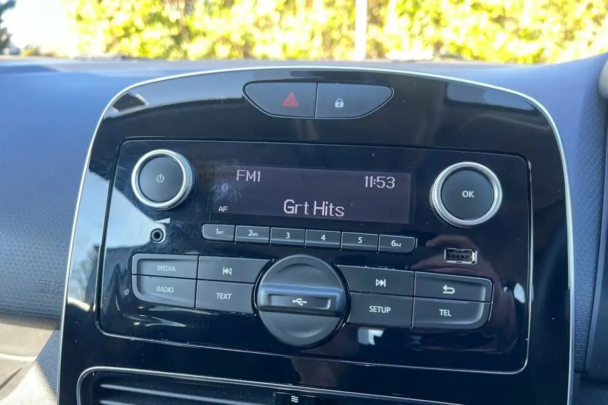 2018-renault-clio-09-tce-play-75ps-big-19