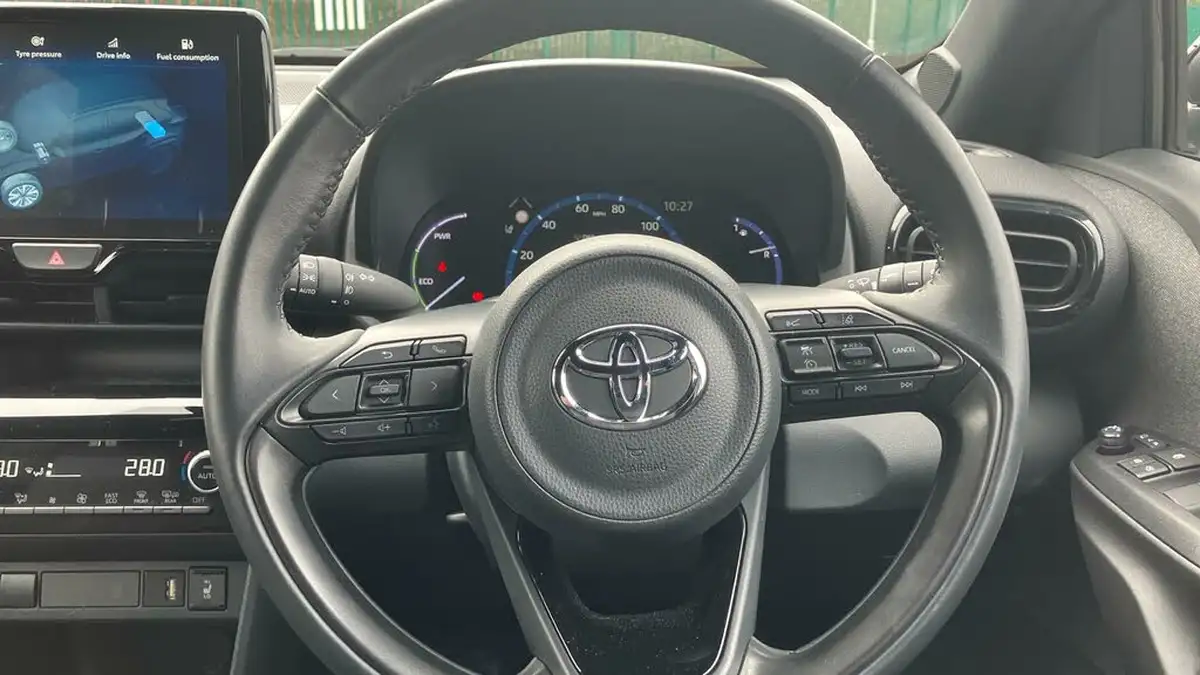 2022-toyota-yaris-cross-15-vvt-i-dynamic-big-7