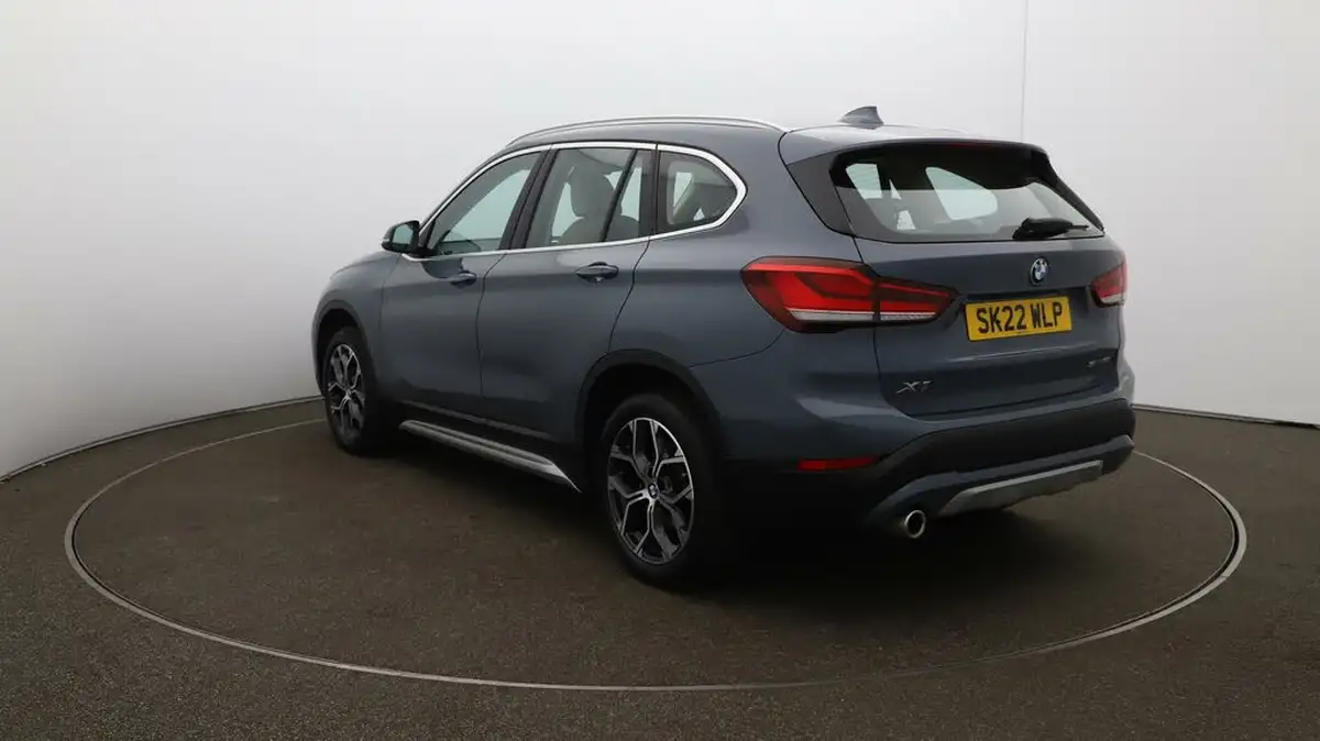 2021-bmw-x1-15-sdrive18i-xline-big-55