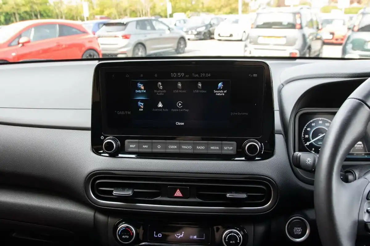 2022-hyundai-kona-16-gdi-premium-big-24