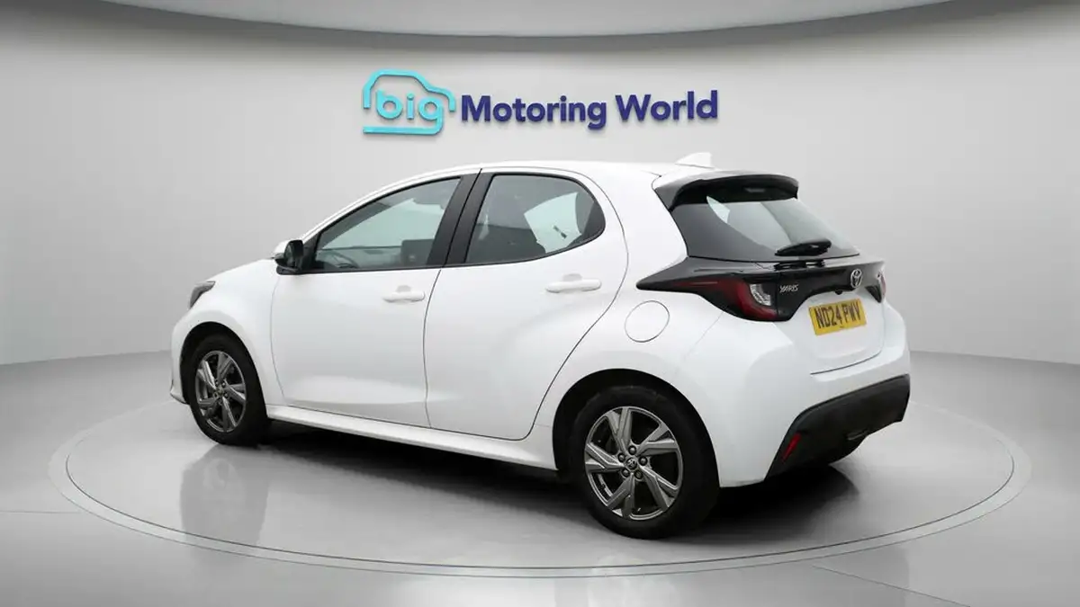 2024-toyota-yaris-15-vvt-i-icon-big-5
