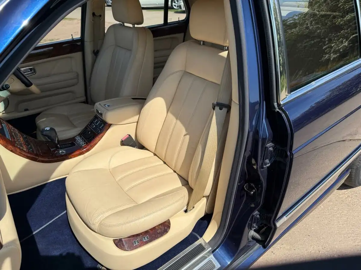 2002-bentley-arnage-68-r-big-4
