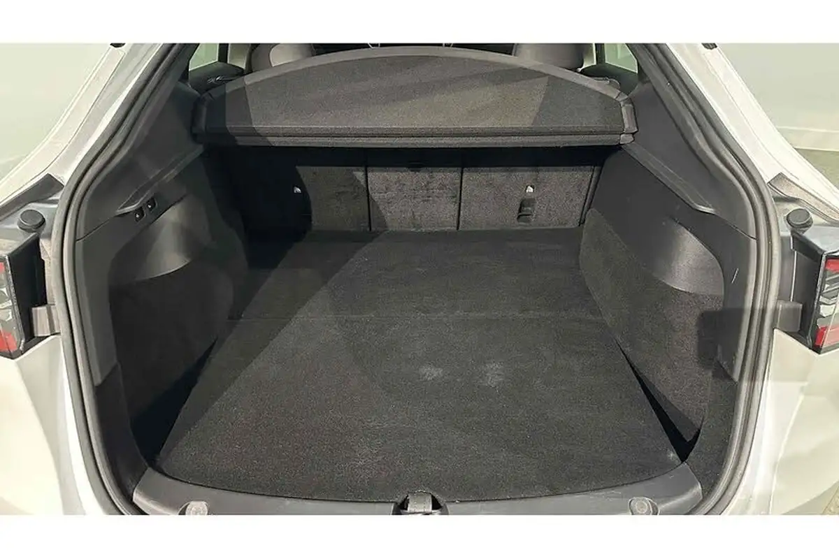 2023-tesla-model-y-e-rwd-big-17