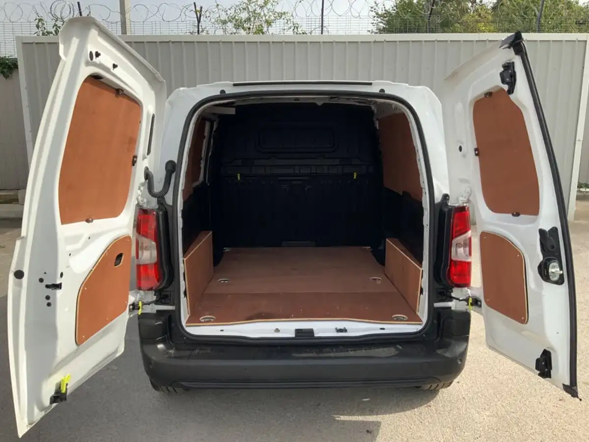 2020-peugeot-partner-15-bluehdi-1000-professional-100ps-eu6dt-panel-big-14