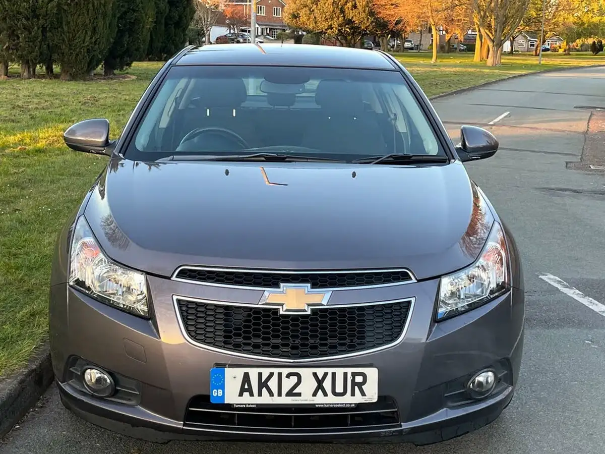 2012-chevrolet-cruze-18-ltz-auto-big-6