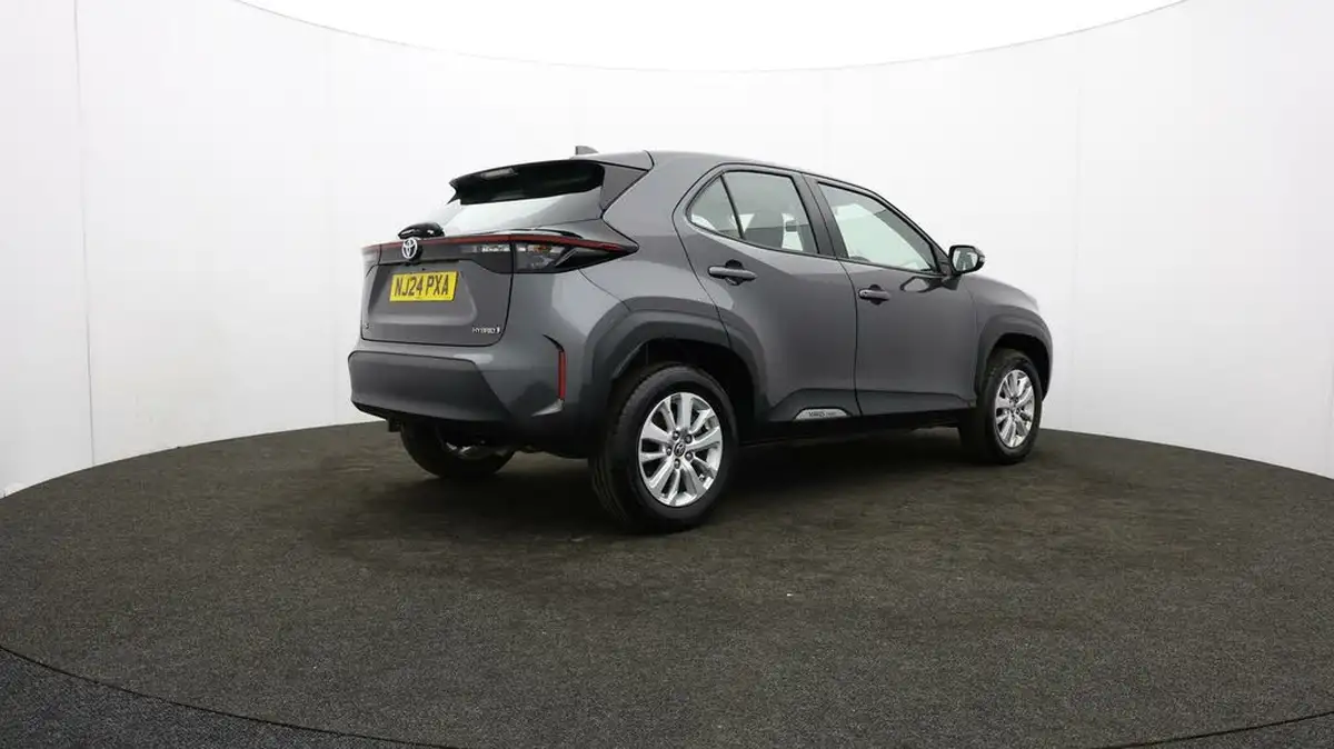 2024-toyota-yaris-cross-15-vvt-i-icon-big-25