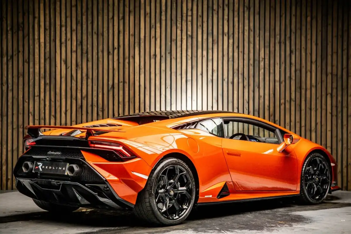 2023-lamborghini-huracan-52-tecnica-big-3