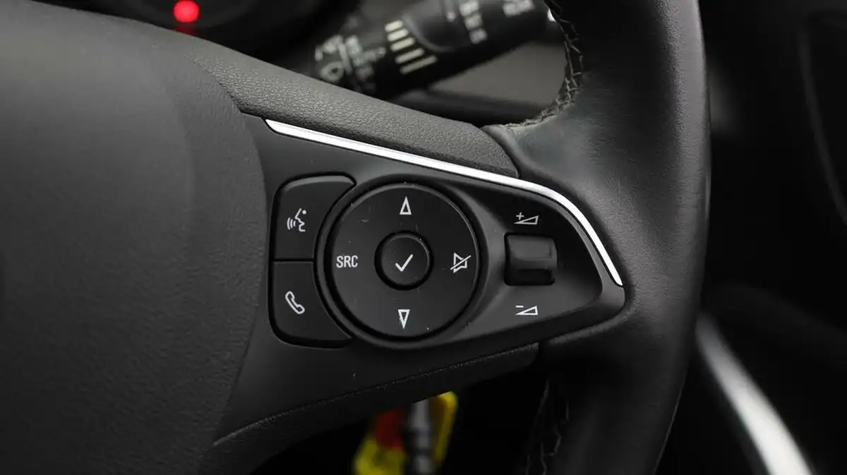 2020-vauxhall-grandland-x-12-se-big-36
