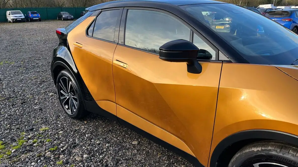 2024-toyota-c-hr-20-vvt-i-premiere-edition-big-37