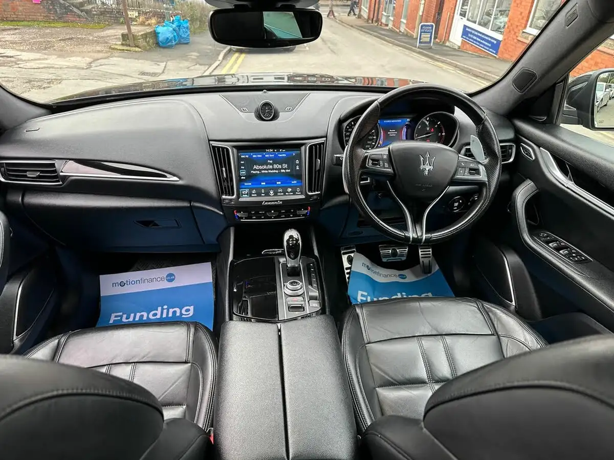 2016-maserati-levante-30td-big-6