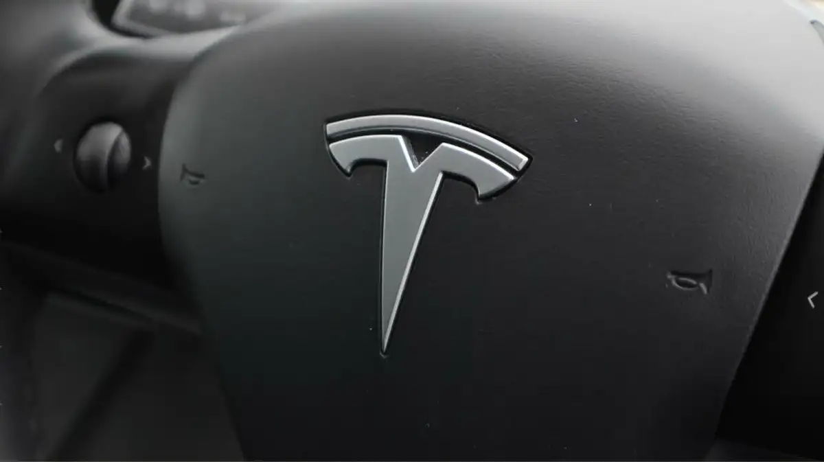 2023-tesla-model-y-e-rwd-big-21