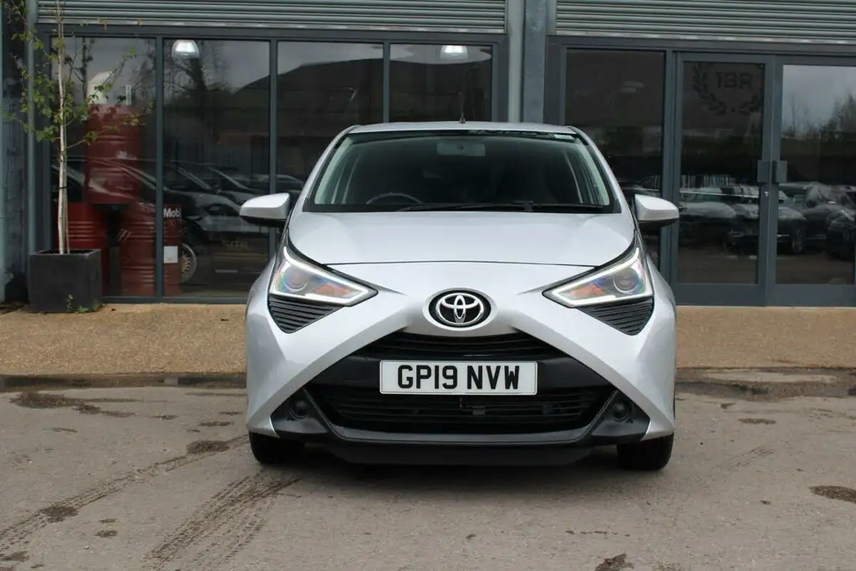2019-toyota-aygo-10-vvt-i-x-play-tss-x-shift-big-5