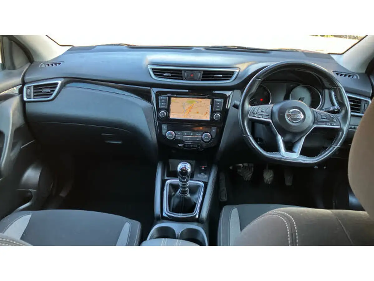2020-nissan-qashqai-13-dig-t-acenta-premium-160ps-big-9