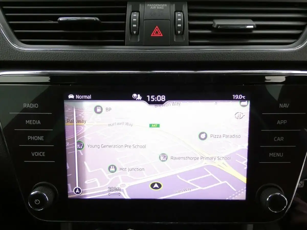 2021-skoda-superb-14-tsi-se-l-hatchback-big-11