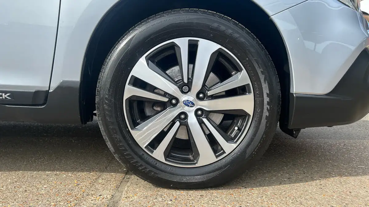 2019-subaru-outback-25i-se-premium-big-16