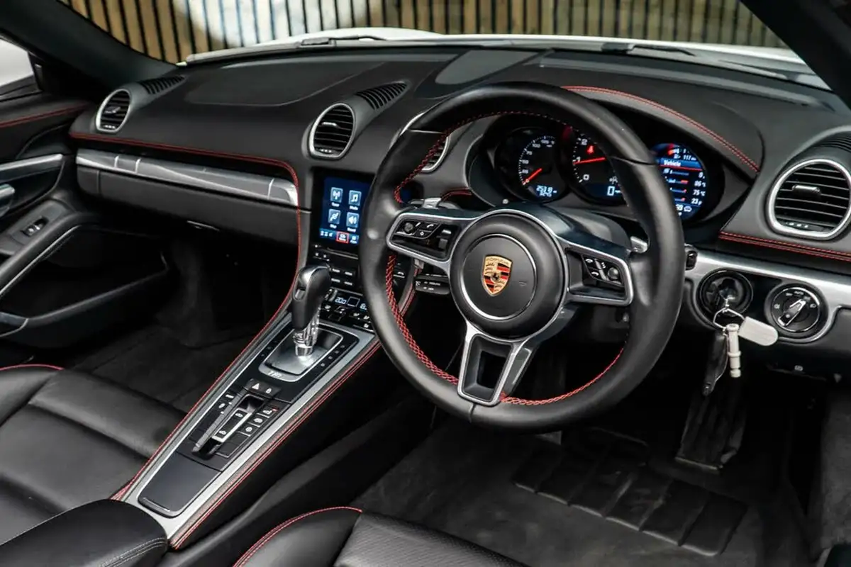 2020-porsche-boxster-718-20-boxster-pdk-big-23