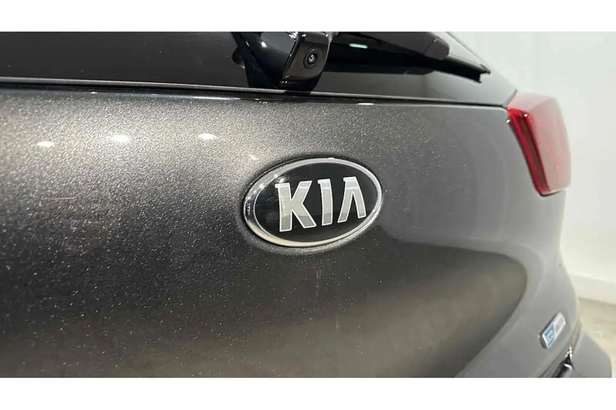 2021-kia-e-niro-ev-4-big-12