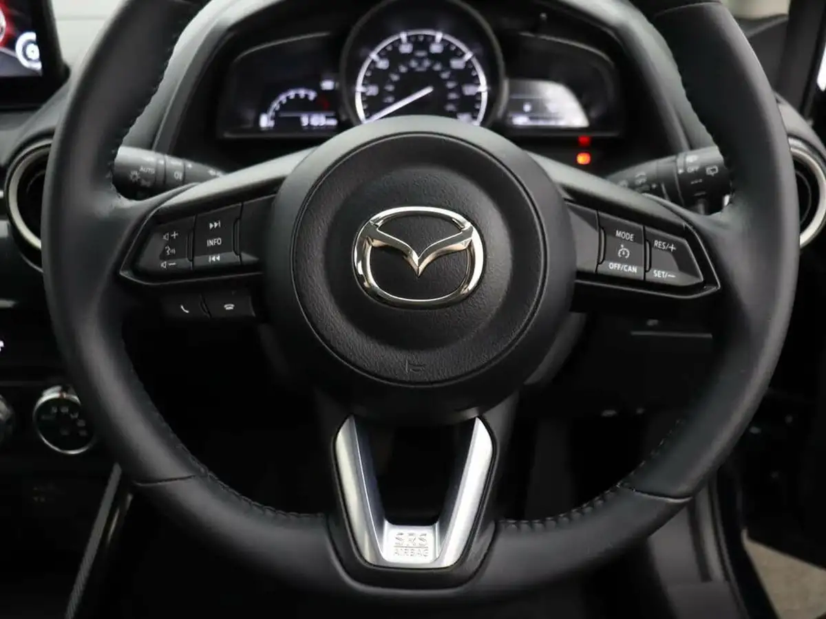 2024-mazda-mazda2-15-skyactiv-g-centre-line-big-28